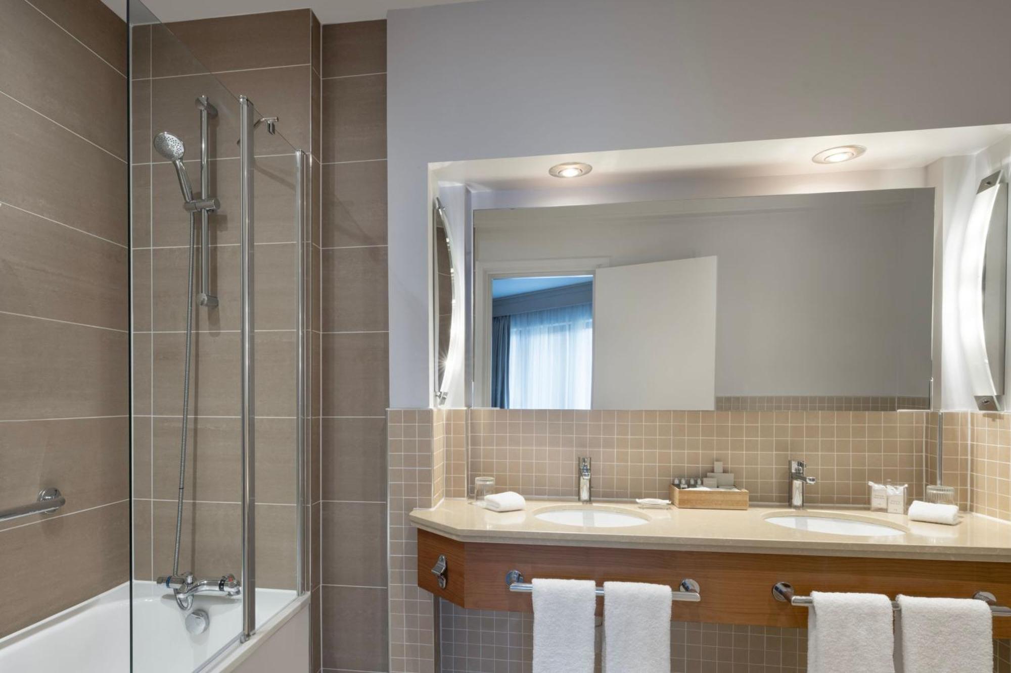 Delta Hotels By Marriott Waltham Abbey Ngoại thất bức ảnh